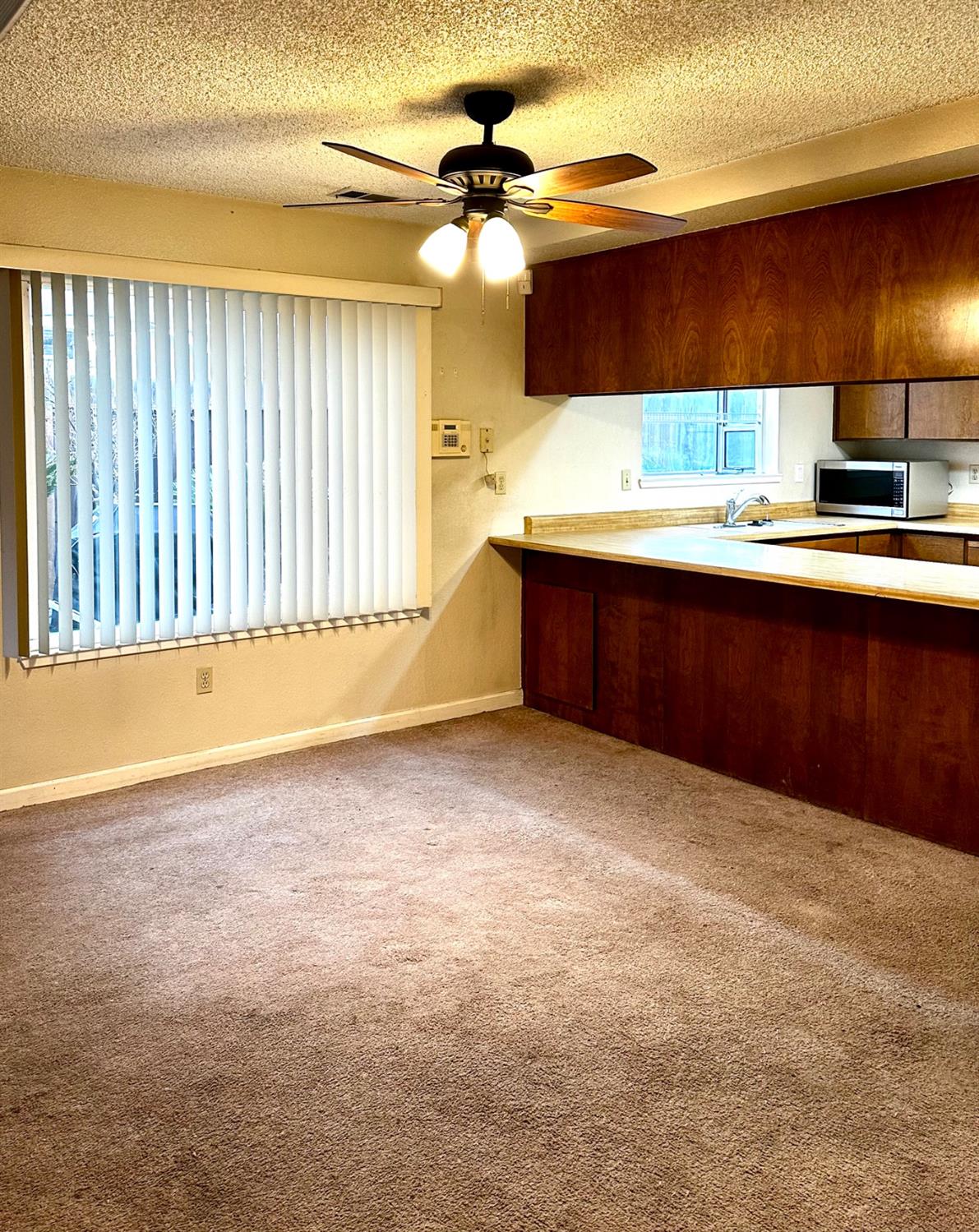 Detail Gallery Image 13 of 85 For 1708 Brett Ln, Modesto,  CA 95358 - 2 Beds | 2 Baths