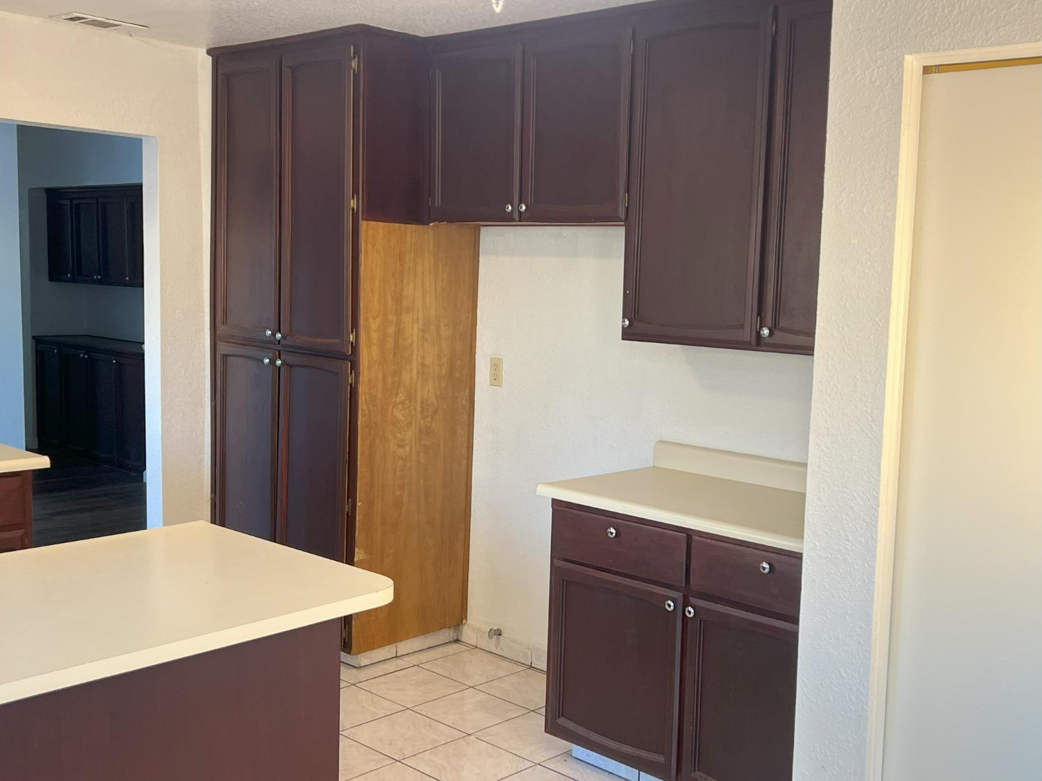 Detail Gallery Image 7 of 17 For 7441 Spicewood Dr, Sacramento,  CA 95831 - 3 Beds | 2 Baths