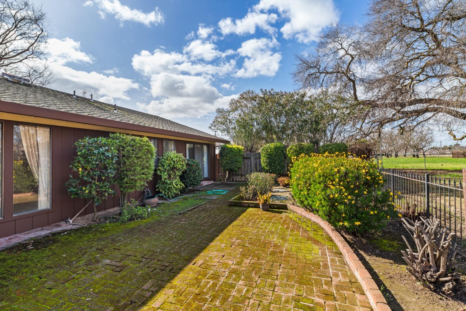 875 W Turner Road