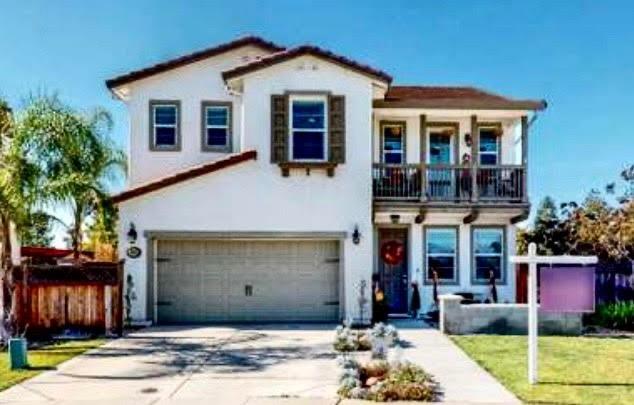 Detail Gallery Image 1 of 1 For 1020 Lindo, Manteca,  CA 95337 - 4 Beds | 3/3 Baths