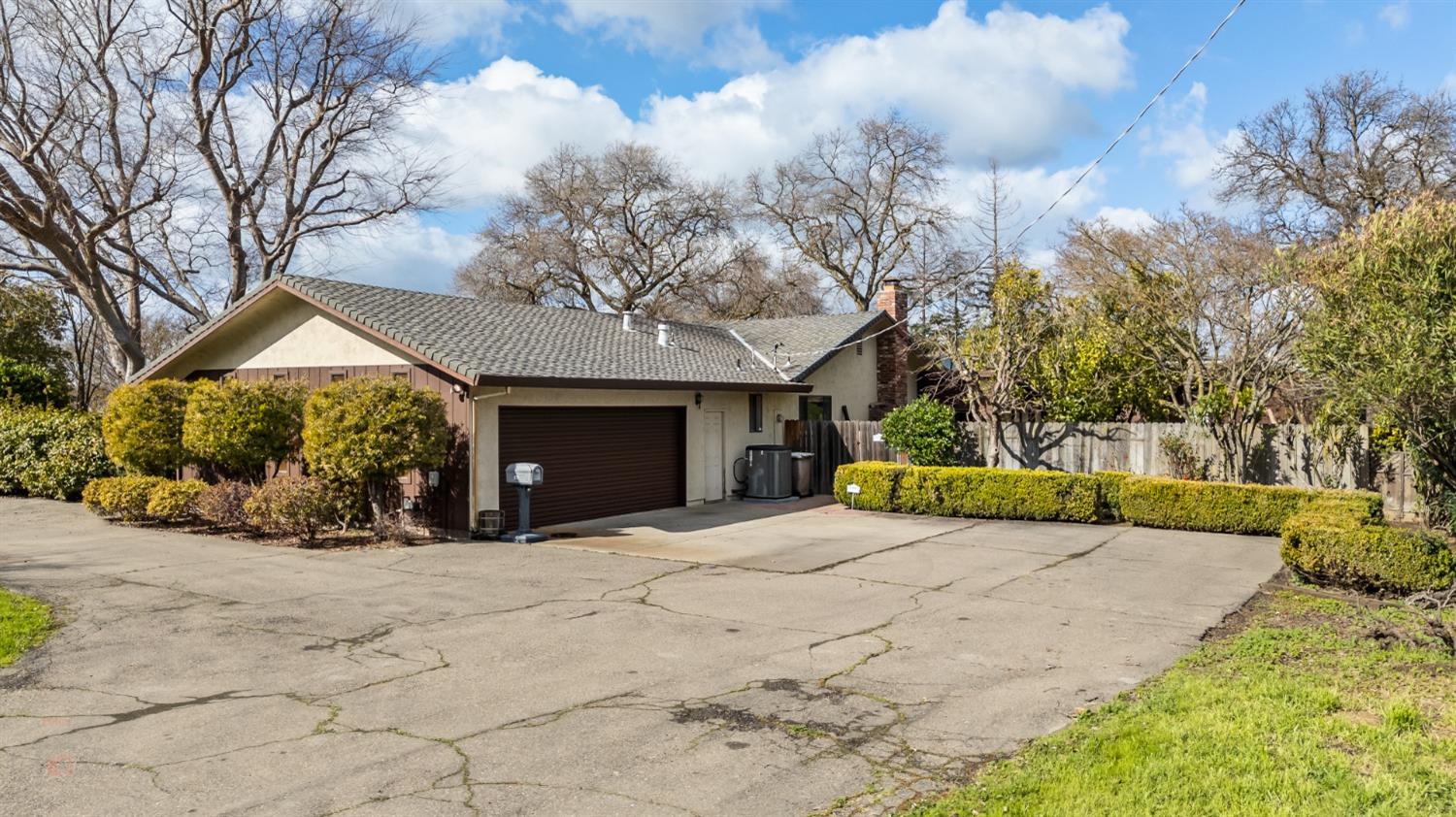 875 W Turner Road