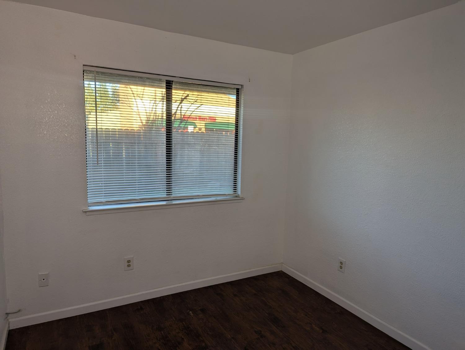 Detail Gallery Image 9 of 17 For 7441 Spicewood Dr, Sacramento,  CA 95831 - 3 Beds | 2 Baths