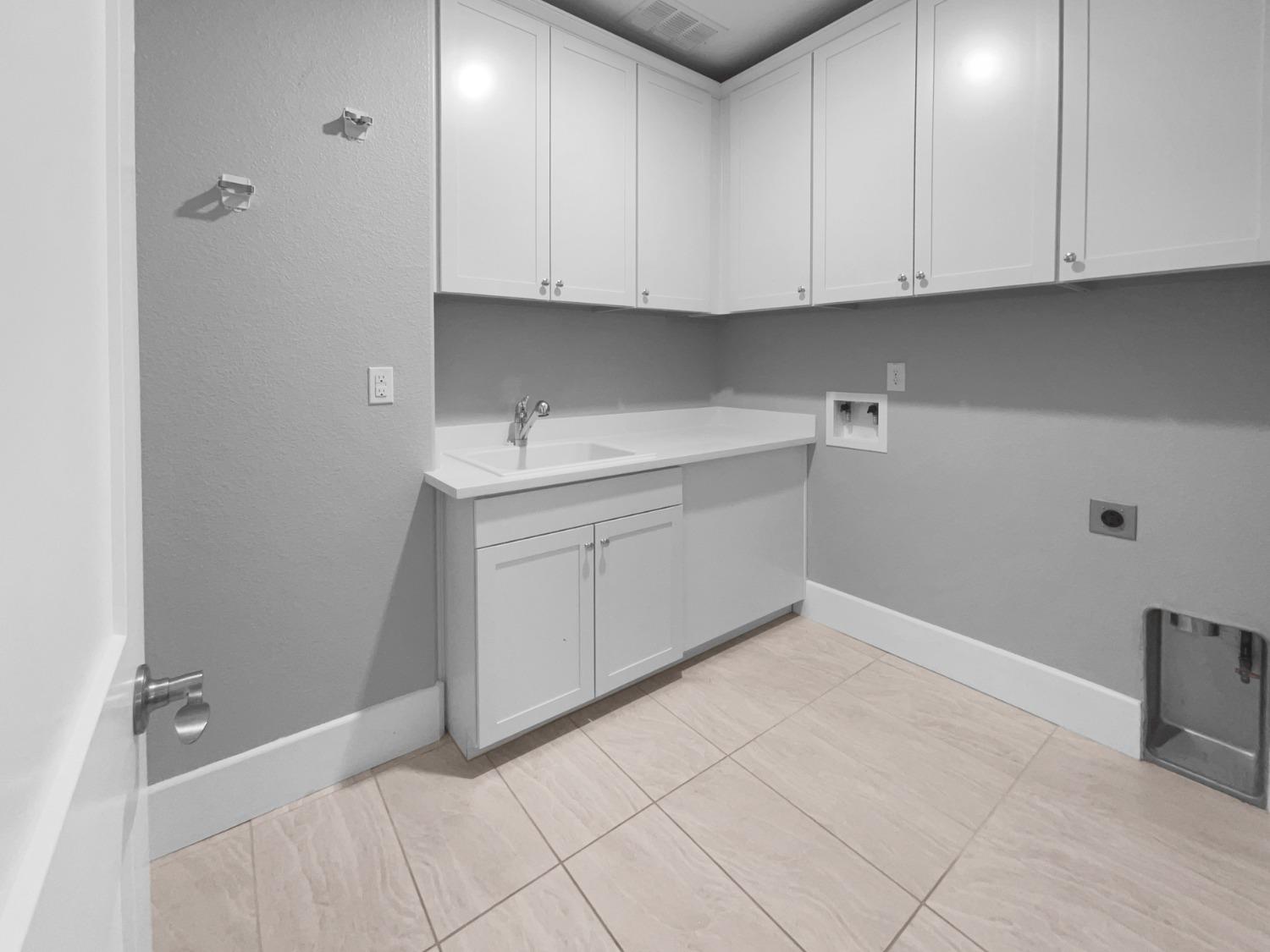 Detail Gallery Image 18 of 30 For 3424 Hidden Ranch Loop, Rocklin,  CA 95765 - 4 Beds | 3/1 Baths