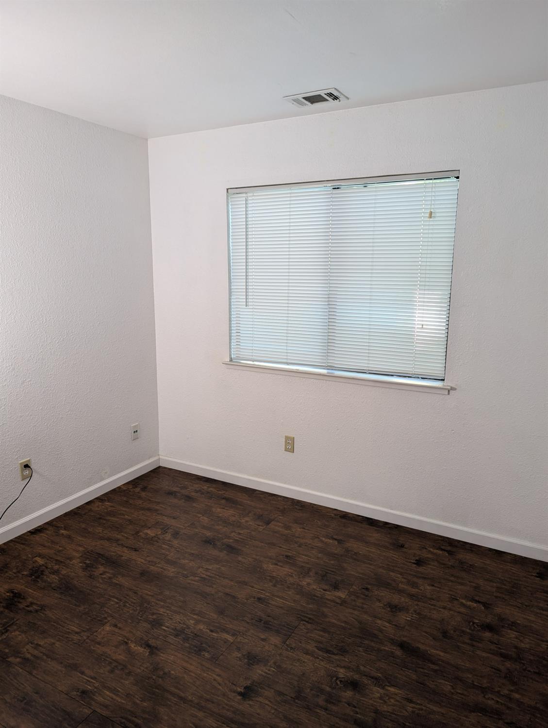 Detail Gallery Image 10 of 17 For 7441 Spicewood Dr, Sacramento,  CA 95831 - 3 Beds | 2 Baths