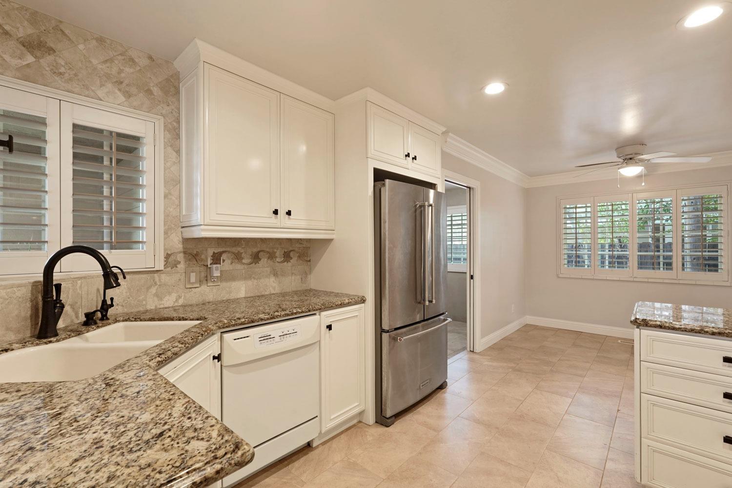 Detail Gallery Image 8 of 35 For 2108 Cabrillo Cir, Lodi,  CA 95242 - 3 Beds | 2 Baths