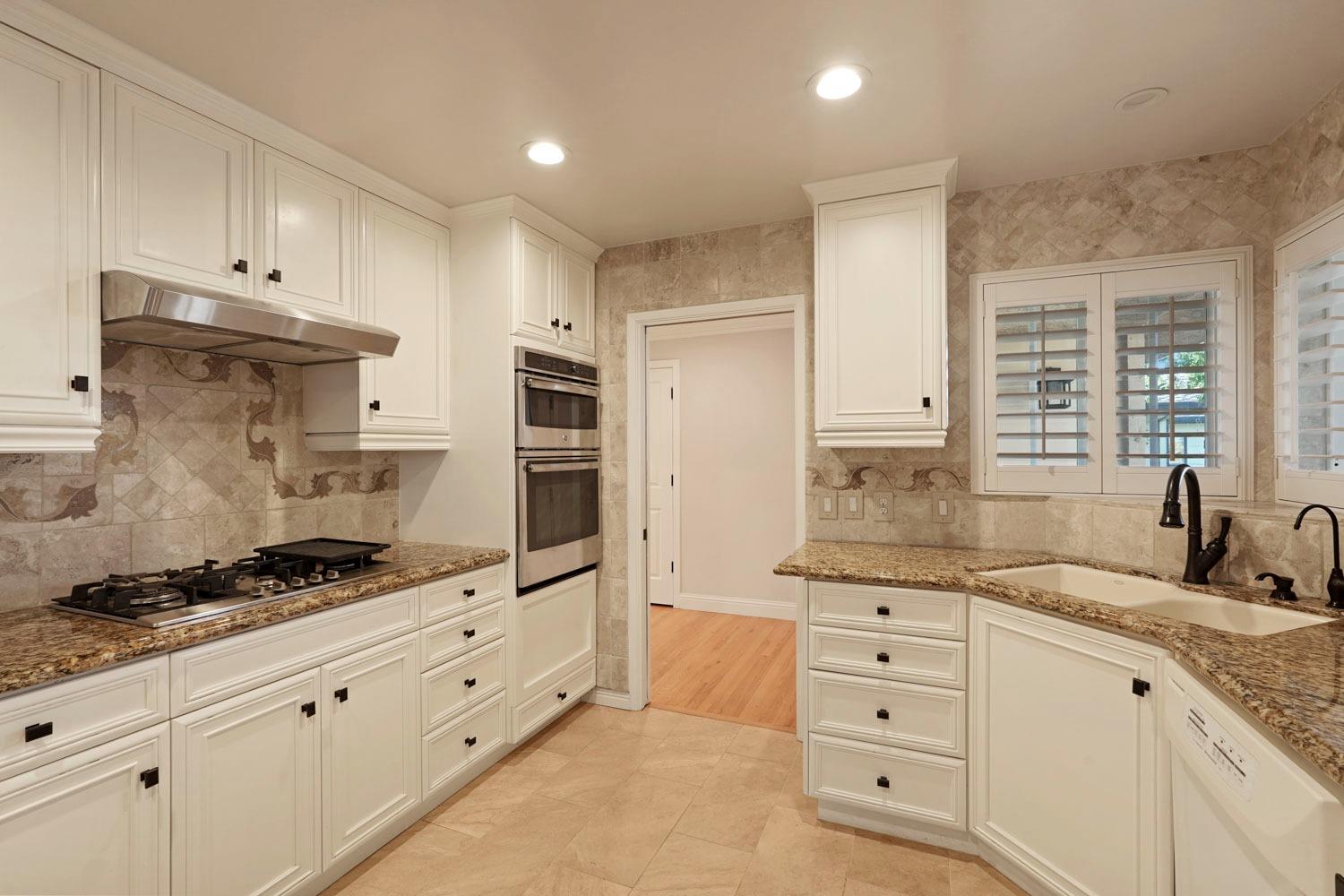 Detail Gallery Image 12 of 35 For 2108 Cabrillo Cir, Lodi,  CA 95242 - 3 Beds | 2 Baths