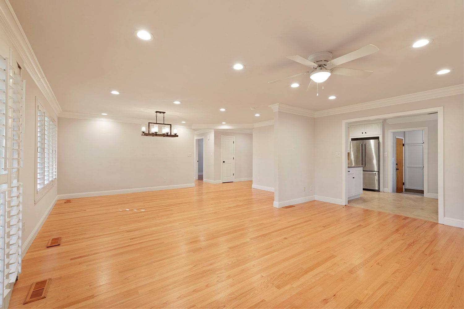Detail Gallery Image 4 of 35 For 2108 Cabrillo Cir, Lodi,  CA 95242 - 3 Beds | 2 Baths
