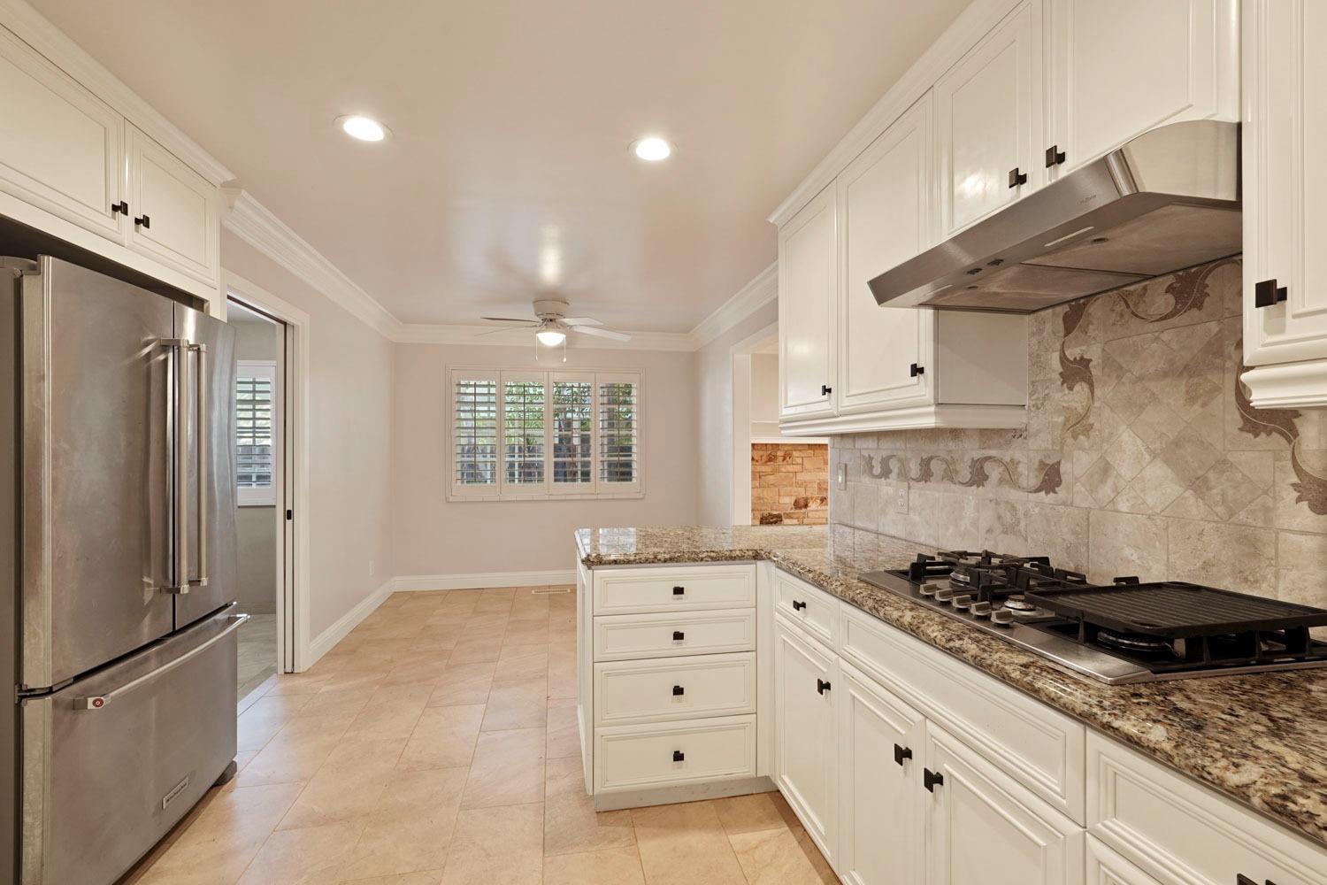 Detail Gallery Image 13 of 35 For 2108 Cabrillo Cir, Lodi,  CA 95242 - 3 Beds | 2 Baths