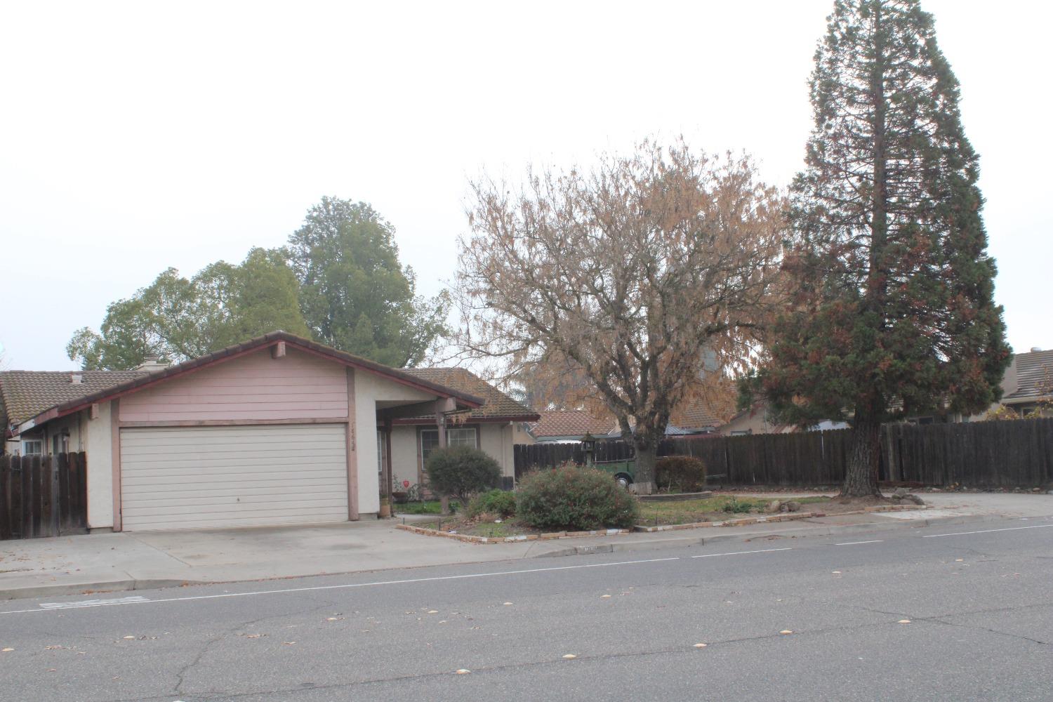 Crestwood Avenue, Manteca, California image 4