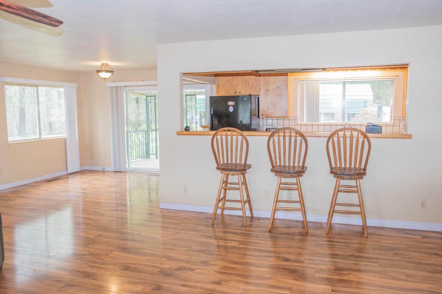 Detail Gallery Image 10 of 77 For 6191 Shasta Rd, Garden Valley,  CA 95633 - 5 Beds | 2 Baths