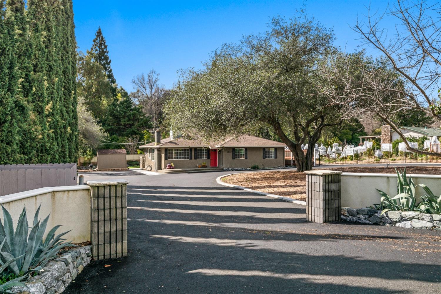 Detail Gallery Image 1 of 1 For 6820 Oak Ave, Folsom,  CA 95630 - 3 Beds | 2 Baths
