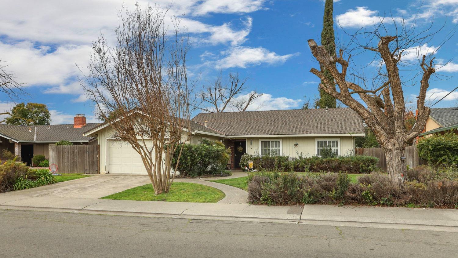 Detail Gallery Image 2 of 33 For 6127 Herndon Pl, Stockton,  CA 95219 - 3 Beds | 2 Baths