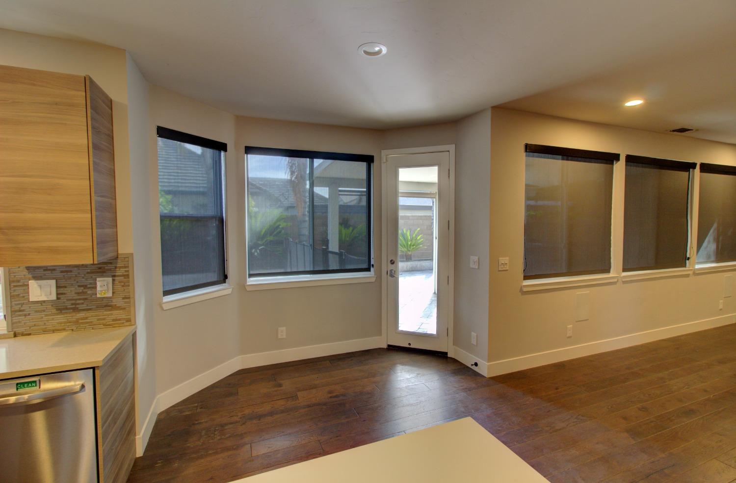 Detail Gallery Image 25 of 78 For 1568 Jasmine Way, Lodi,  CA 95242 - 5 Beds | 3 Baths