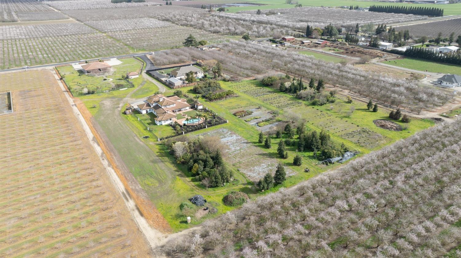 Detail Gallery Image 15 of 88 For 23601 S Manteca Rd, Manteca,  CA 95337 - 4 Beds | 4/2 Baths