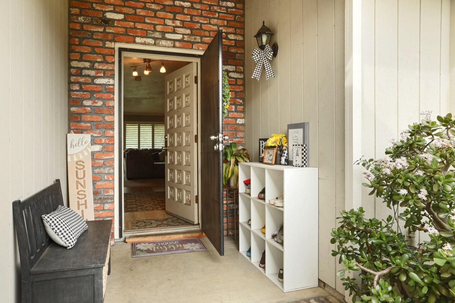 Detail Gallery Image 5 of 33 For 6127 Herndon Pl, Stockton,  CA 95219 - 3 Beds | 2 Baths