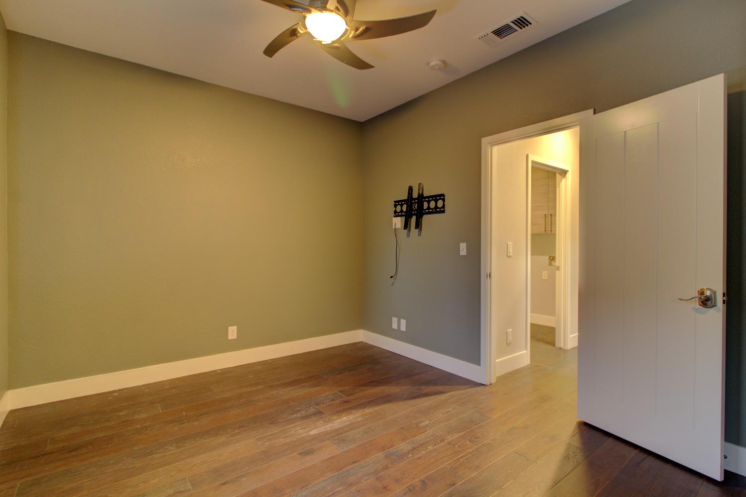 Detail Gallery Image 35 of 78 For 1568 Jasmine Way, Lodi,  CA 95242 - 5 Beds | 3 Baths