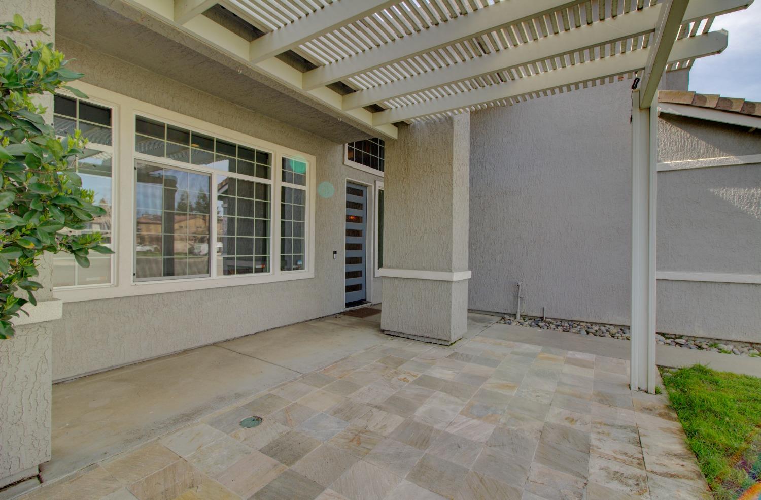 Detail Gallery Image 9 of 78 For 1568 Jasmine Way, Lodi,  CA 95242 - 5 Beds | 3 Baths