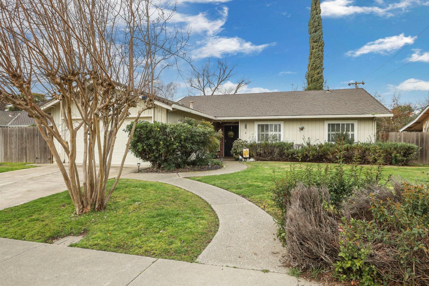 Detail Gallery Image 3 of 33 For 6127 Herndon Pl, Stockton,  CA 95219 - 3 Beds | 2 Baths