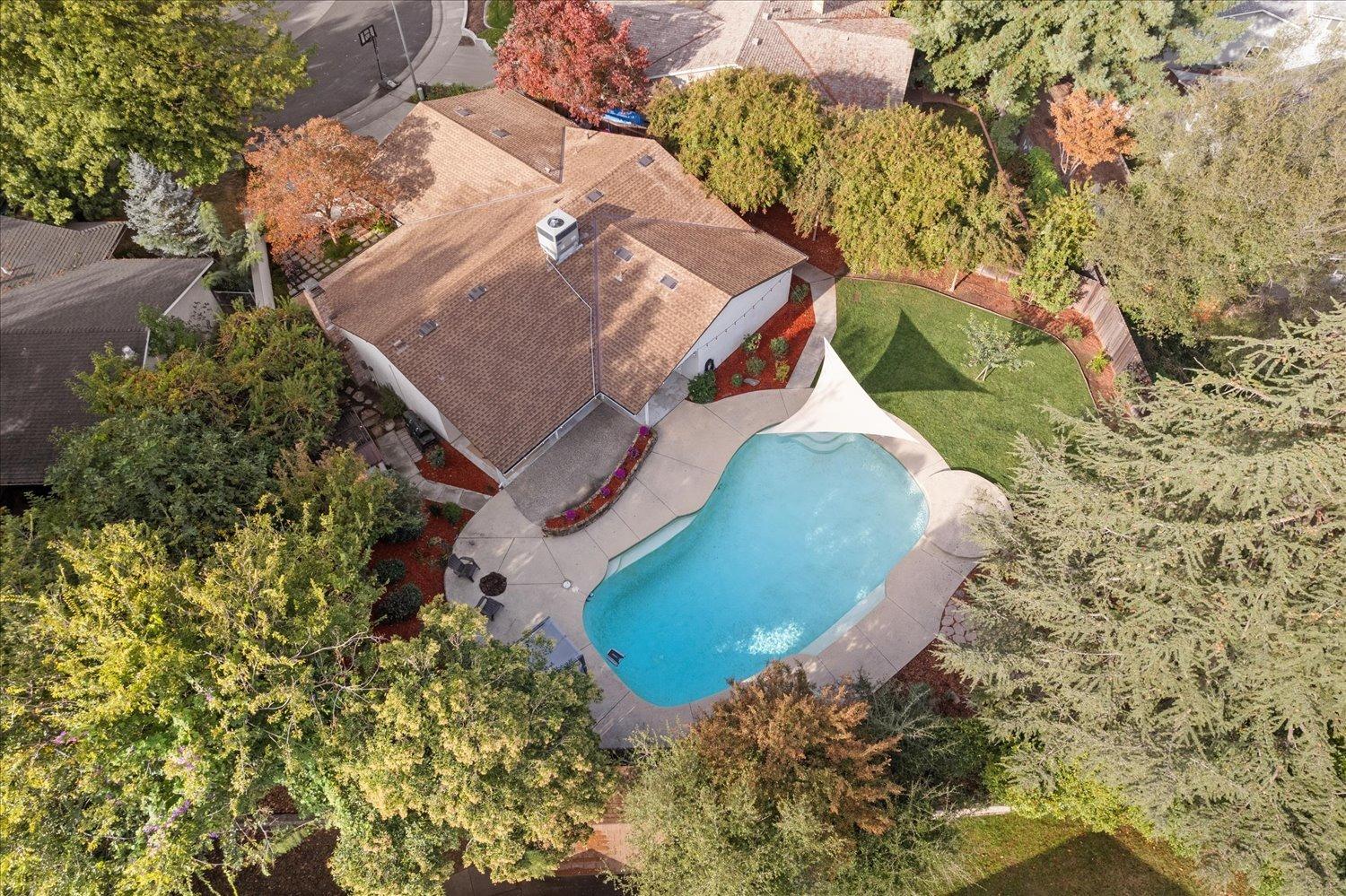 Detail Gallery Image 1 of 1 For 8431 Harbourwood Drive, Orangevale,  CA 95662 - 3 Beds | 2 Baths