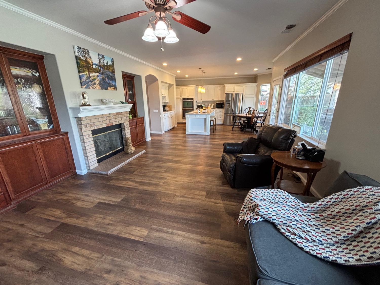 Detail Gallery Image 21 of 80 For 223 Vintage Dr, Turlock,  CA 95382 - 5 Beds | 3 Baths