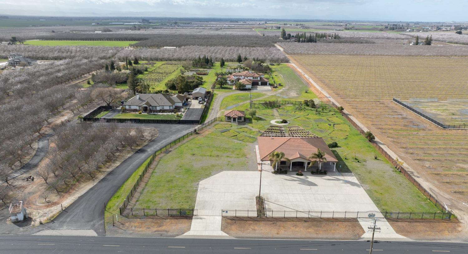 Detail Gallery Image 9 of 88 For 23601 S Manteca Rd, Manteca,  CA 95337 - 4 Beds | 4/2 Baths