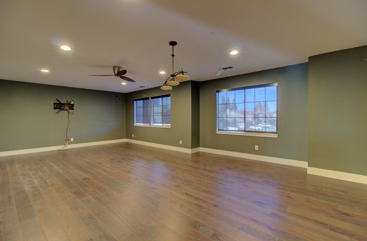 Detail Gallery Image 44 of 78 For 1568 Jasmine Way, Lodi,  CA 95242 - 5 Beds | 3 Baths