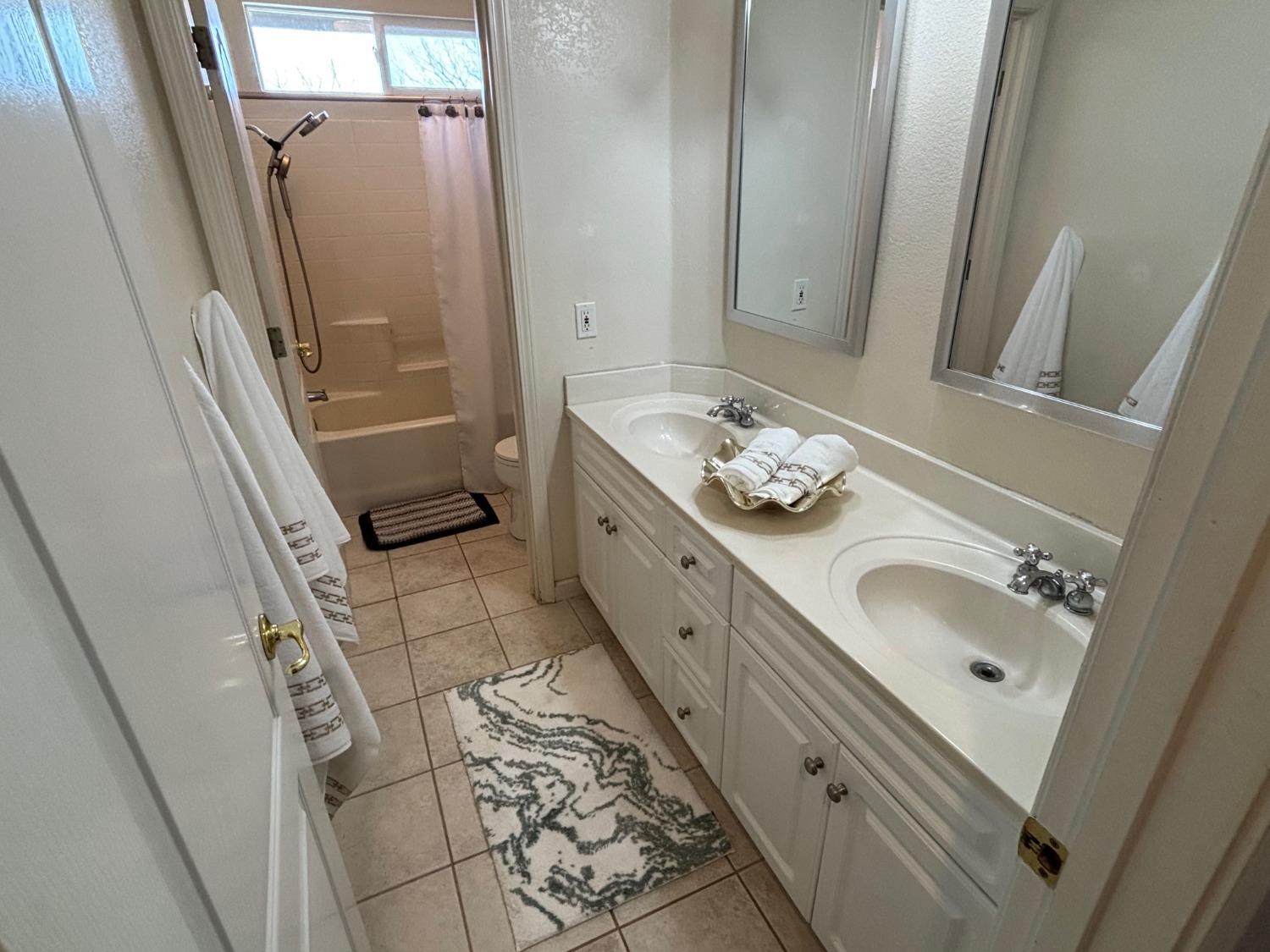 Detail Gallery Image 46 of 80 For 223 Vintage Dr, Turlock,  CA 95382 - 5 Beds | 3 Baths