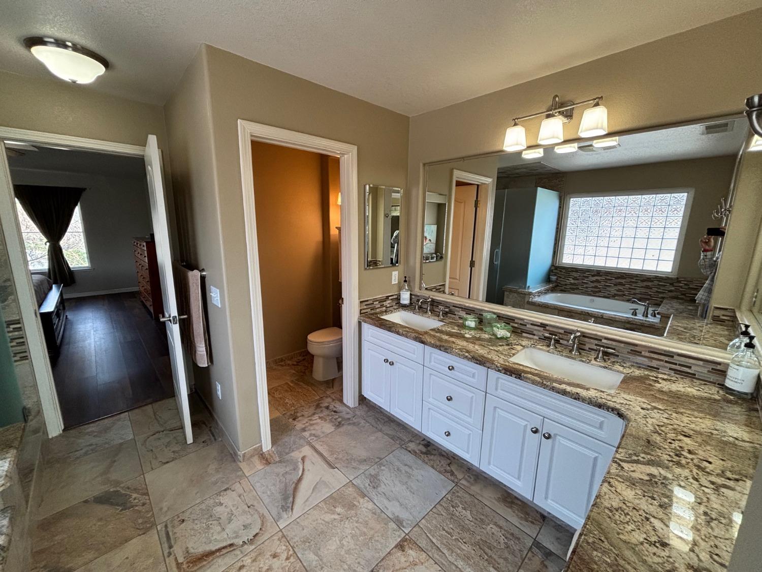 Detail Gallery Image 34 of 80 For 223 Vintage Dr, Turlock,  CA 95382 - 5 Beds | 3 Baths