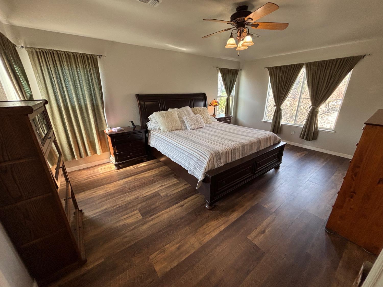 Detail Gallery Image 36 of 80 For 223 Vintage Dr, Turlock,  CA 95382 - 5 Beds | 3 Baths