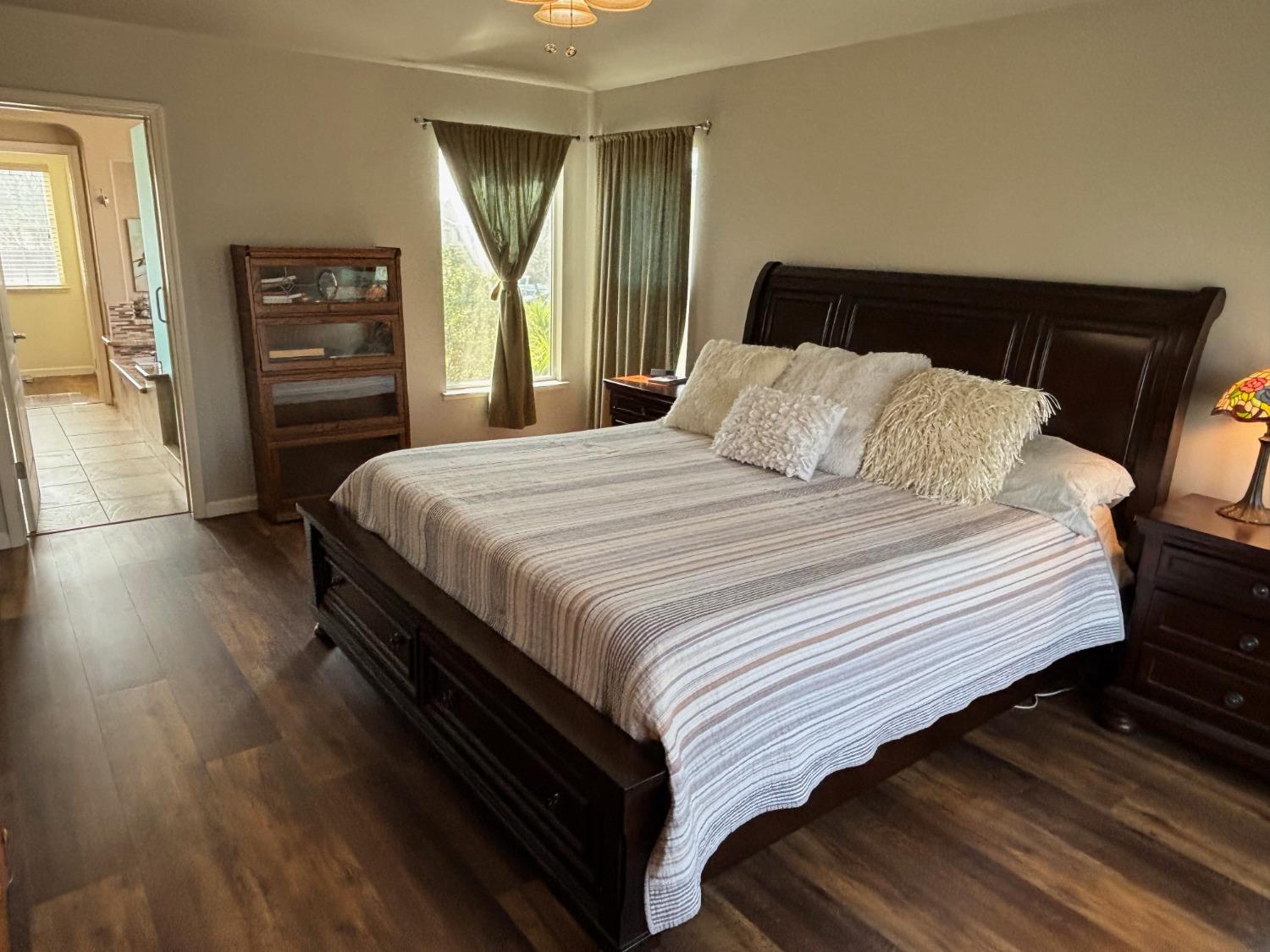 Detail Gallery Image 31 of 80 For 223 Vintage Dr, Turlock,  CA 95382 - 5 Beds | 3 Baths