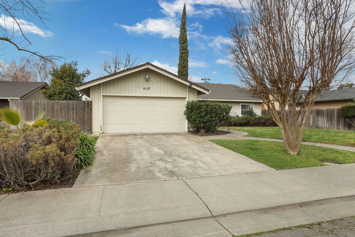 Detail Gallery Image 4 of 33 For 6127 Herndon Pl, Stockton,  CA 95219 - 3 Beds | 2 Baths