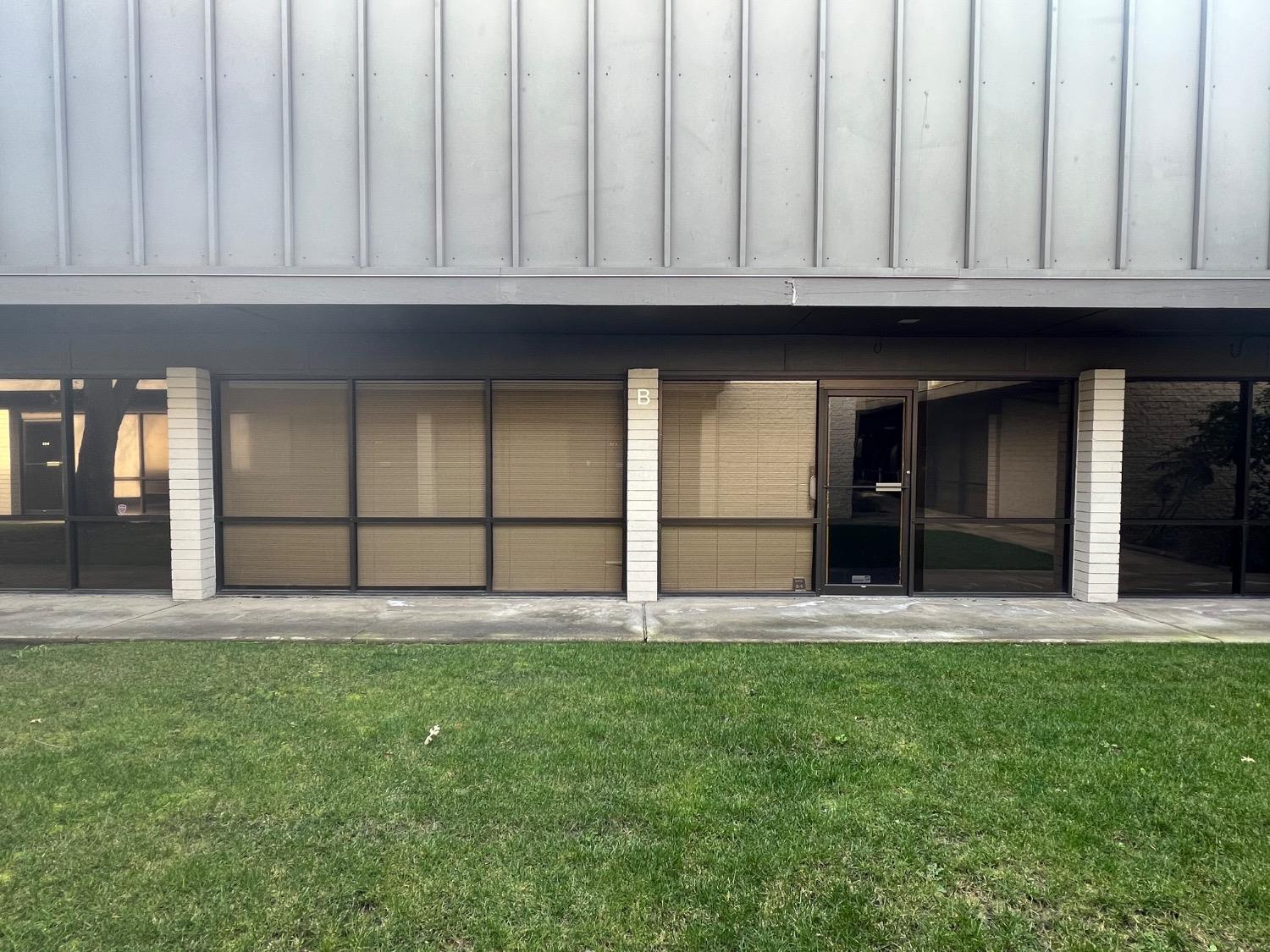 Detail Gallery Image 10 of 10 For 5637 N Pershing Ave #B8,  Stockton,  CA 95207 - – Beds | – Baths