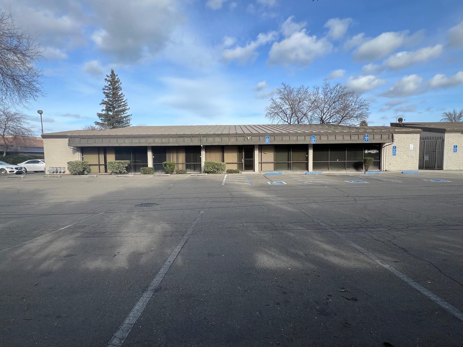 Detail Gallery Image 9 of 10 For 5637 N Pershing Ave #B8,  Stockton,  CA 95207 - – Beds | – Baths