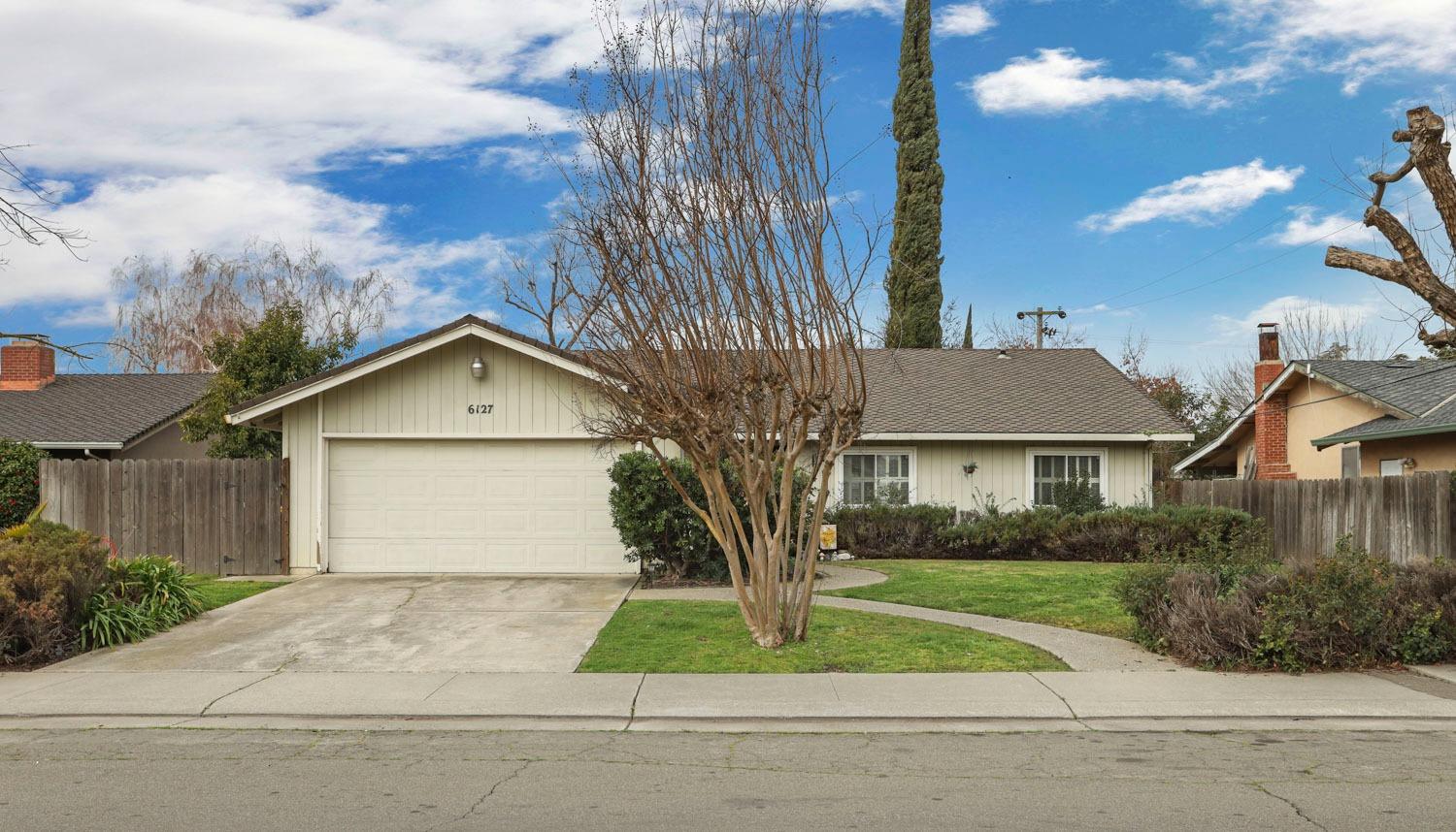 Detail Gallery Image 1 of 33 For 6127 Herndon Pl, Stockton,  CA 95219 - 3 Beds | 2 Baths