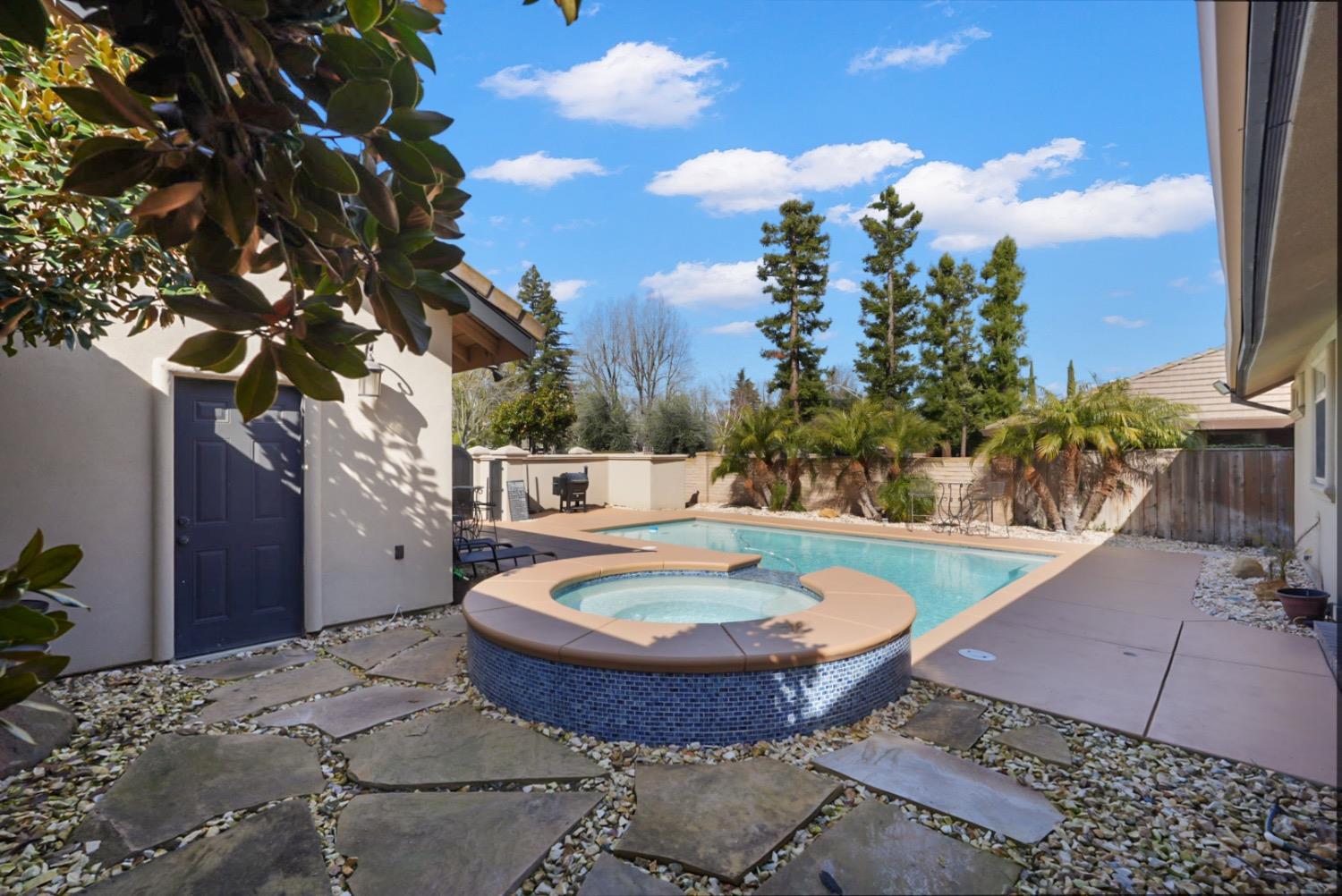 Detail Gallery Image 5 of 41 For 4044 Fort Donelson Dr, Stockton,  CA 95219 - 4 Beds | 4/1 Baths