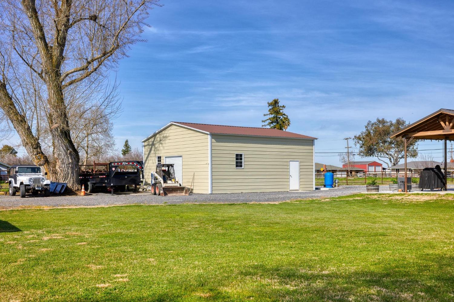 Orange Avenue, Escalon, California image 36