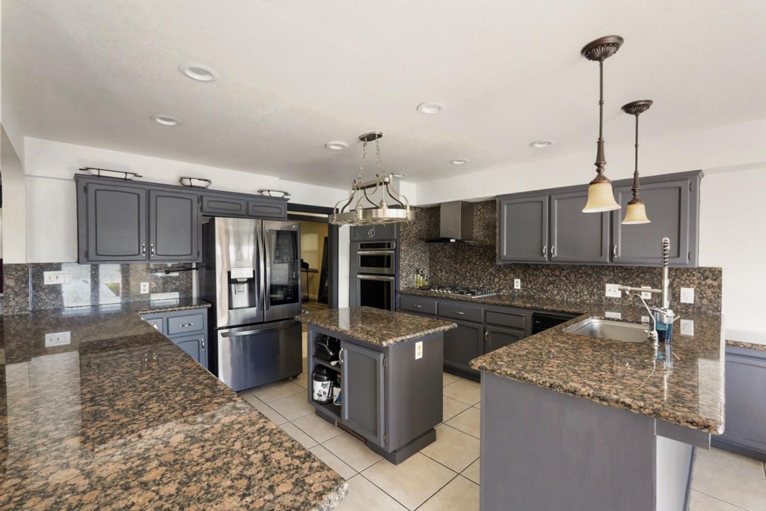 Detail Gallery Image 16 of 41 For 4044 Fort Donelson Dr, Stockton,  CA 95219 - 4 Beds | 4/1 Baths