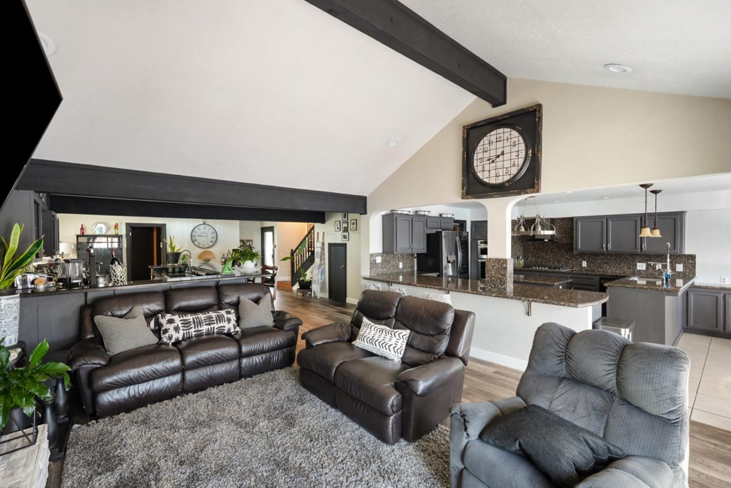 Detail Gallery Image 13 of 41 For 4044 Fort Donelson Dr, Stockton,  CA 95219 - 4 Beds | 4/1 Baths
