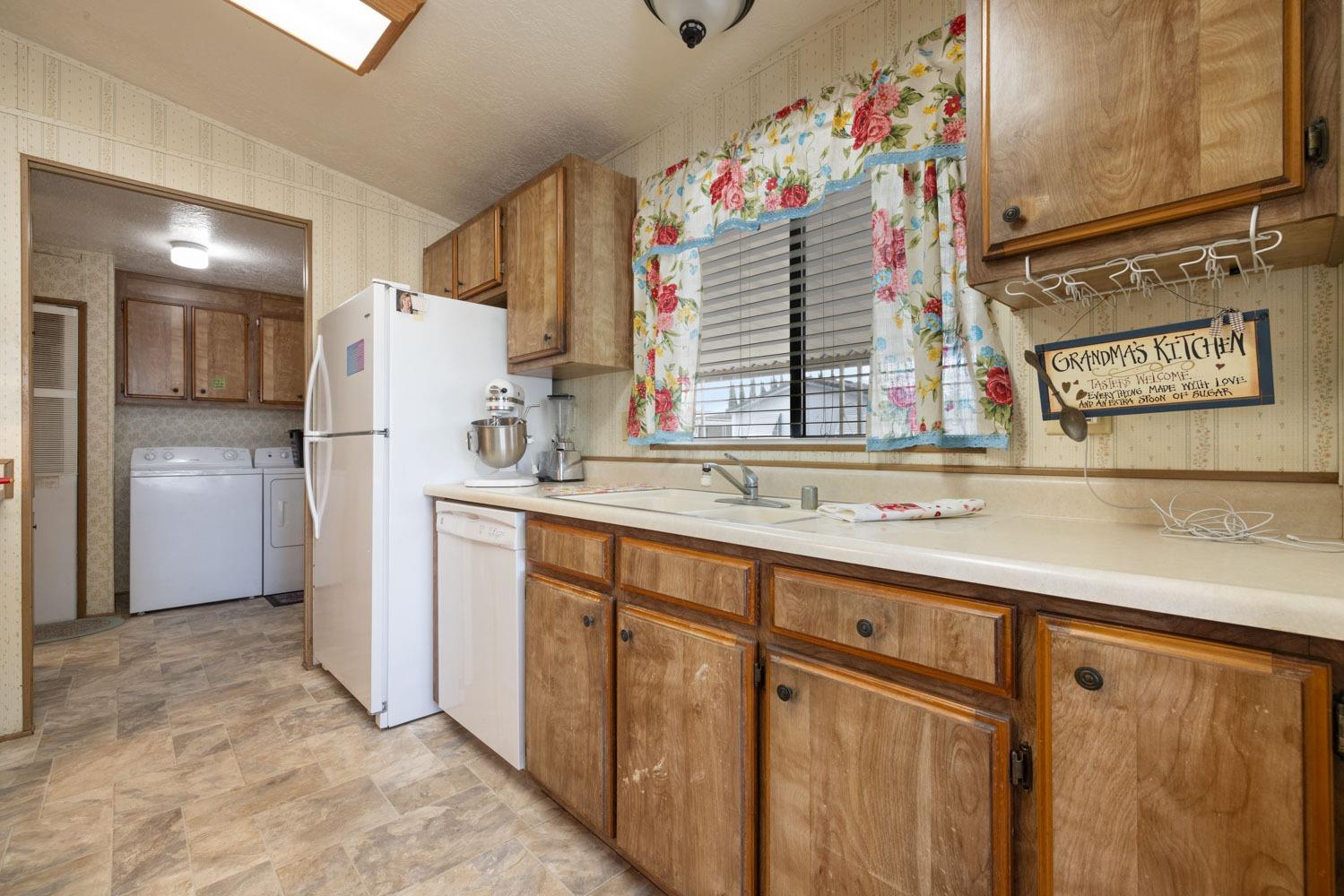 Detail Gallery Image 14 of 41 For 19960 American Ave 26, Hilmar,  CA 95324 - 3 Beds | 2 Baths