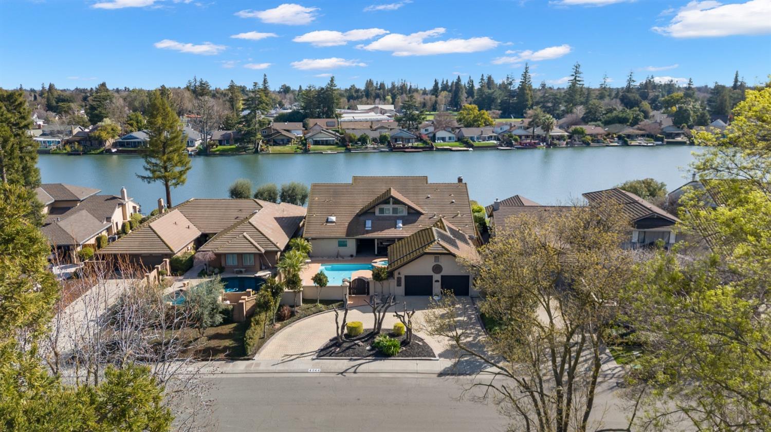 Detail Gallery Image 2 of 41 For 4044 Fort Donelson Dr, Stockton,  CA 95219 - 4 Beds | 4/1 Baths