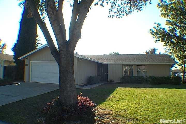 Detail Gallery Image 1 of 4 For 4621 Hillsboro Way, Stockton,  CA 95207 - 3 Beds | 2 Baths