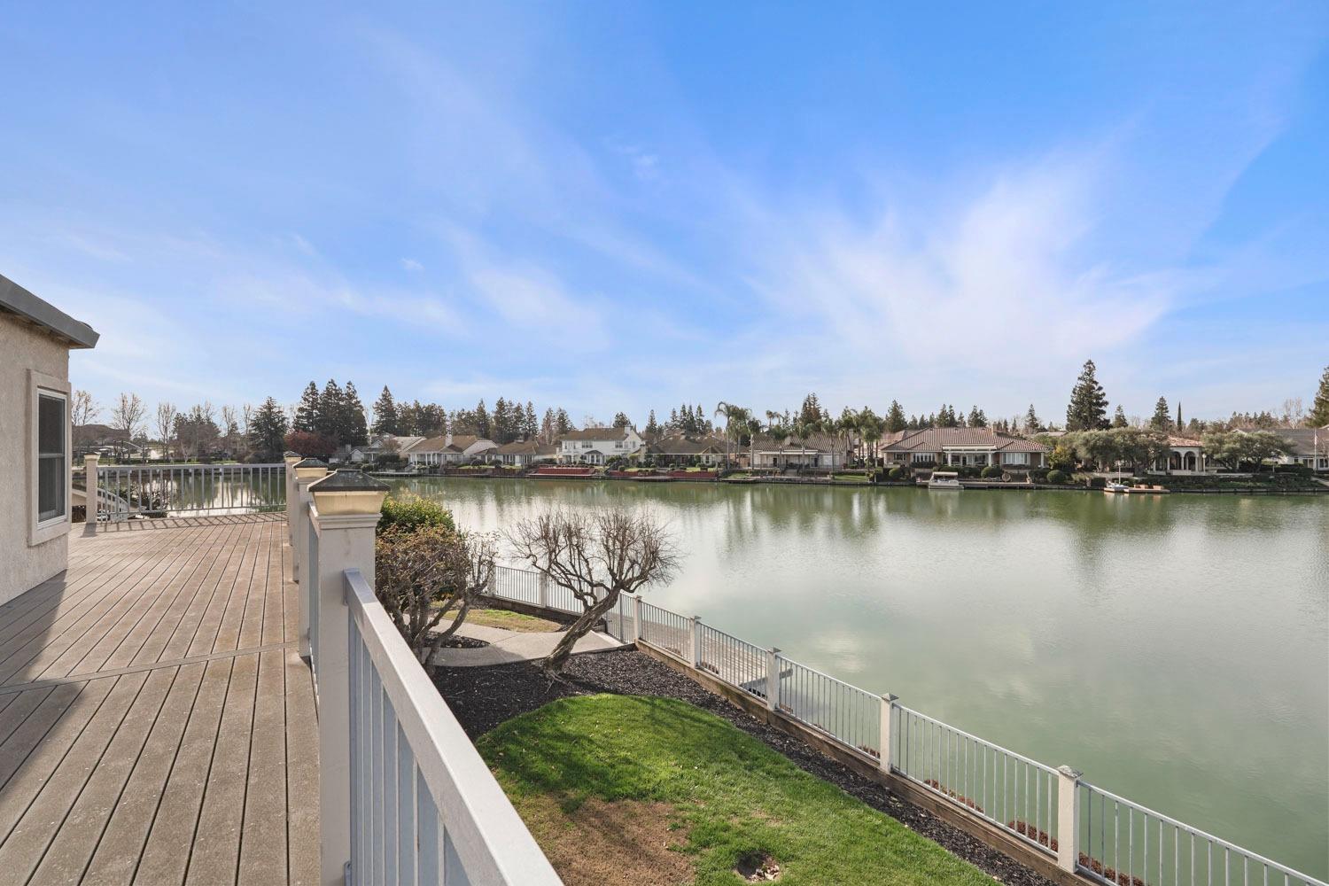 Detail Gallery Image 12 of 42 For 3551 Bluelake Cir, Stockton,  CA 95219 - 5 Beds | 4 Baths