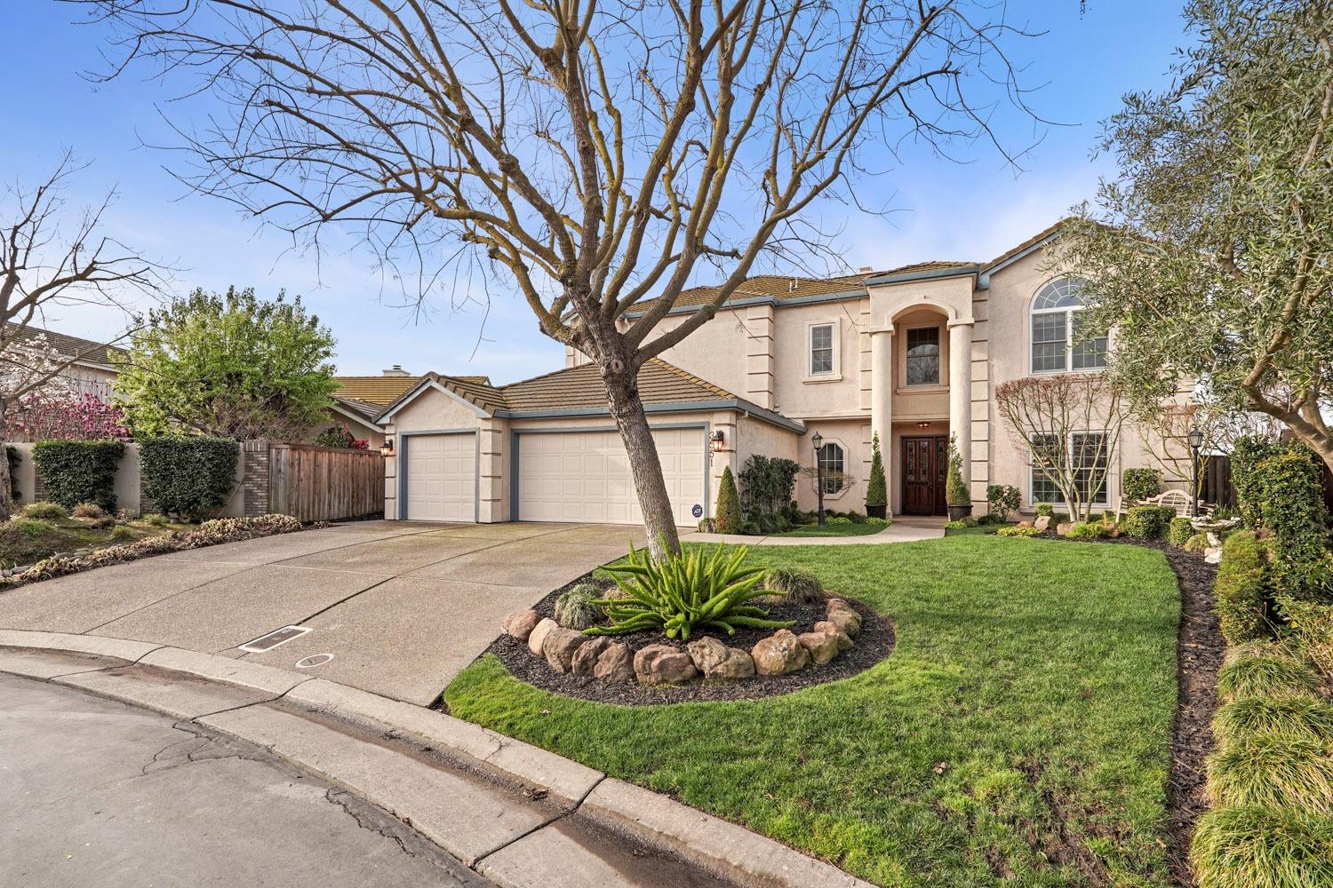 Detail Gallery Image 14 of 42 For 3551 Bluelake Cir, Stockton,  CA 95219 - 5 Beds | 4 Baths