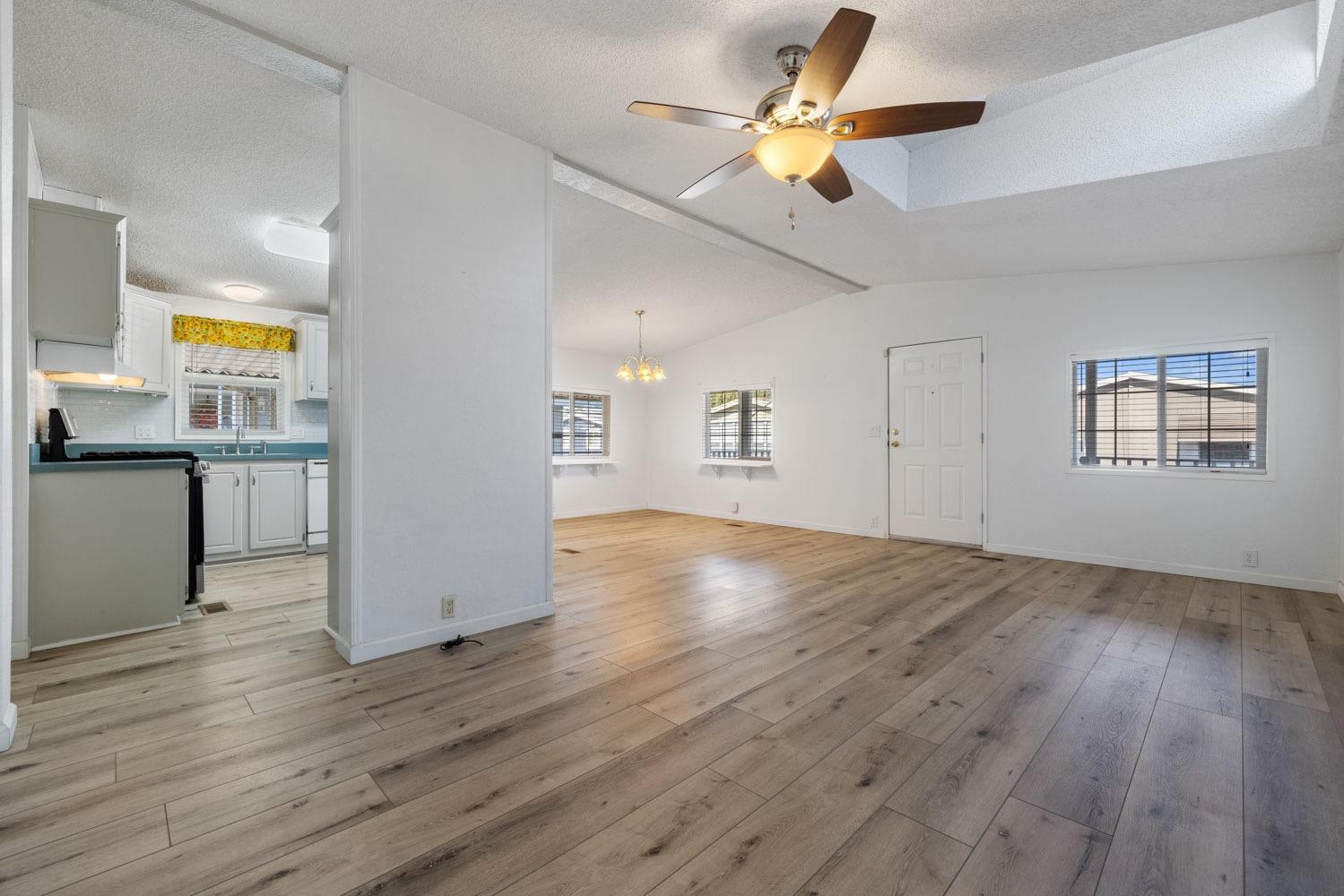 Detail Gallery Image 11 of 32 For 19960 American Ave 18, Hilmar,  CA 95324 - 2 Beds | 2 Baths