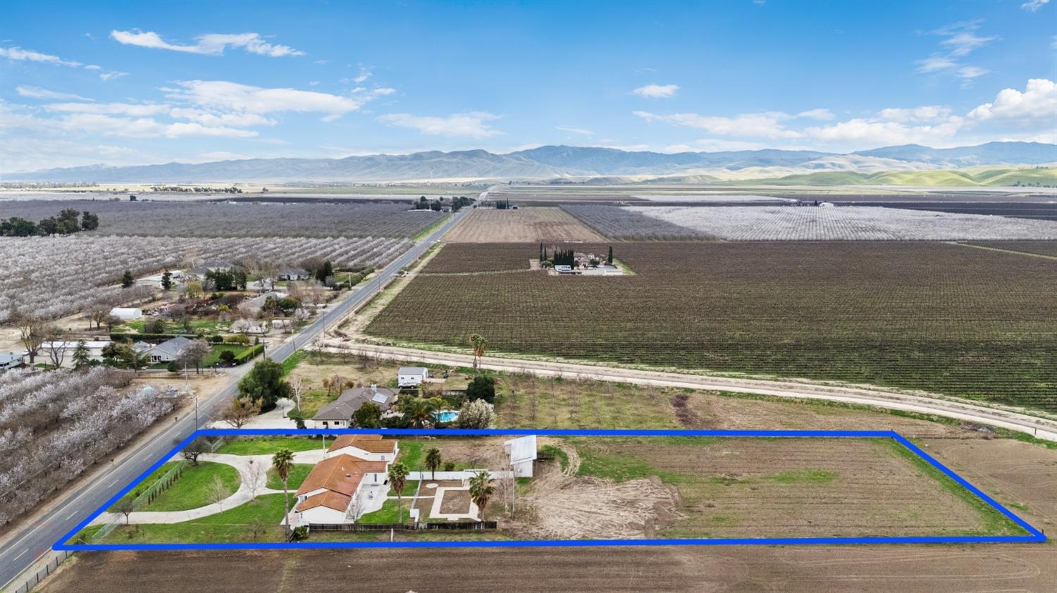 Detail Gallery Image 5 of 76 For 32475 S Bird Rd, Tracy,  CA 95304 - 4 Beds | 2/1 Baths
