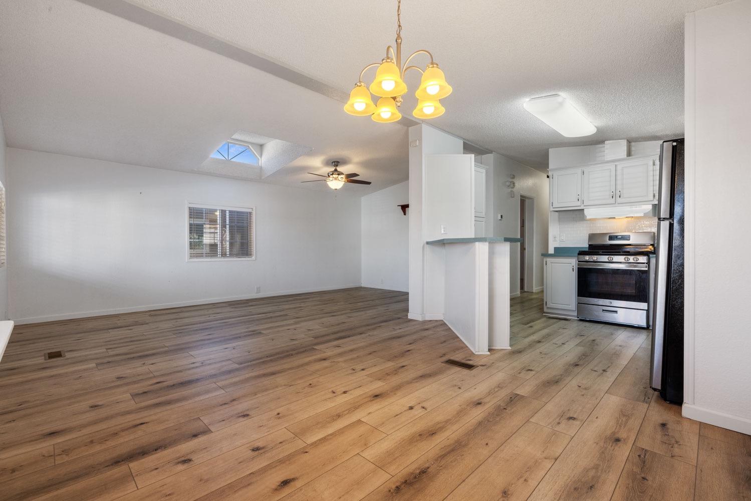 Detail Gallery Image 9 of 32 For 19960 American Ave 18, Hilmar,  CA 95324 - 2 Beds | 2 Baths