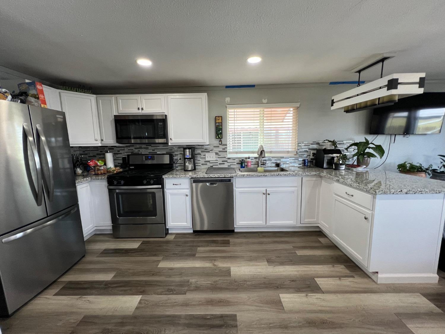 Detail Gallery Image 12 of 33 For 2240 Golden Oak Ln 33, Merced,  CA 95341 - 2 Beds | 2 Baths