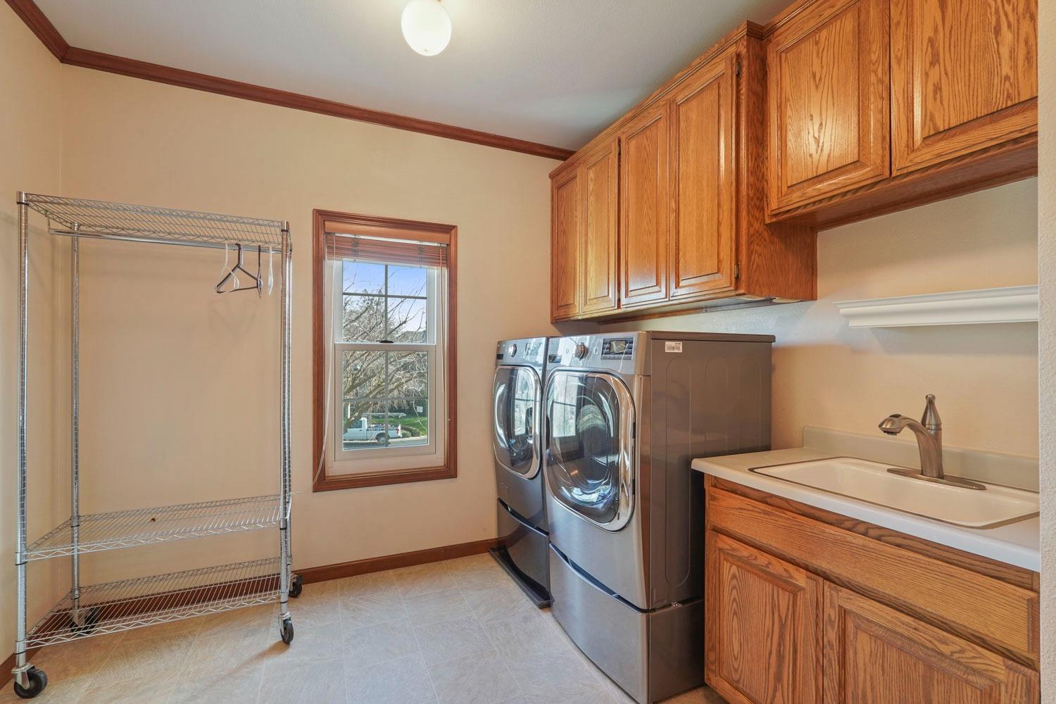 Detail Gallery Image 35 of 42 For 3551 Bluelake Cir, Stockton,  CA 95219 - 5 Beds | 4 Baths