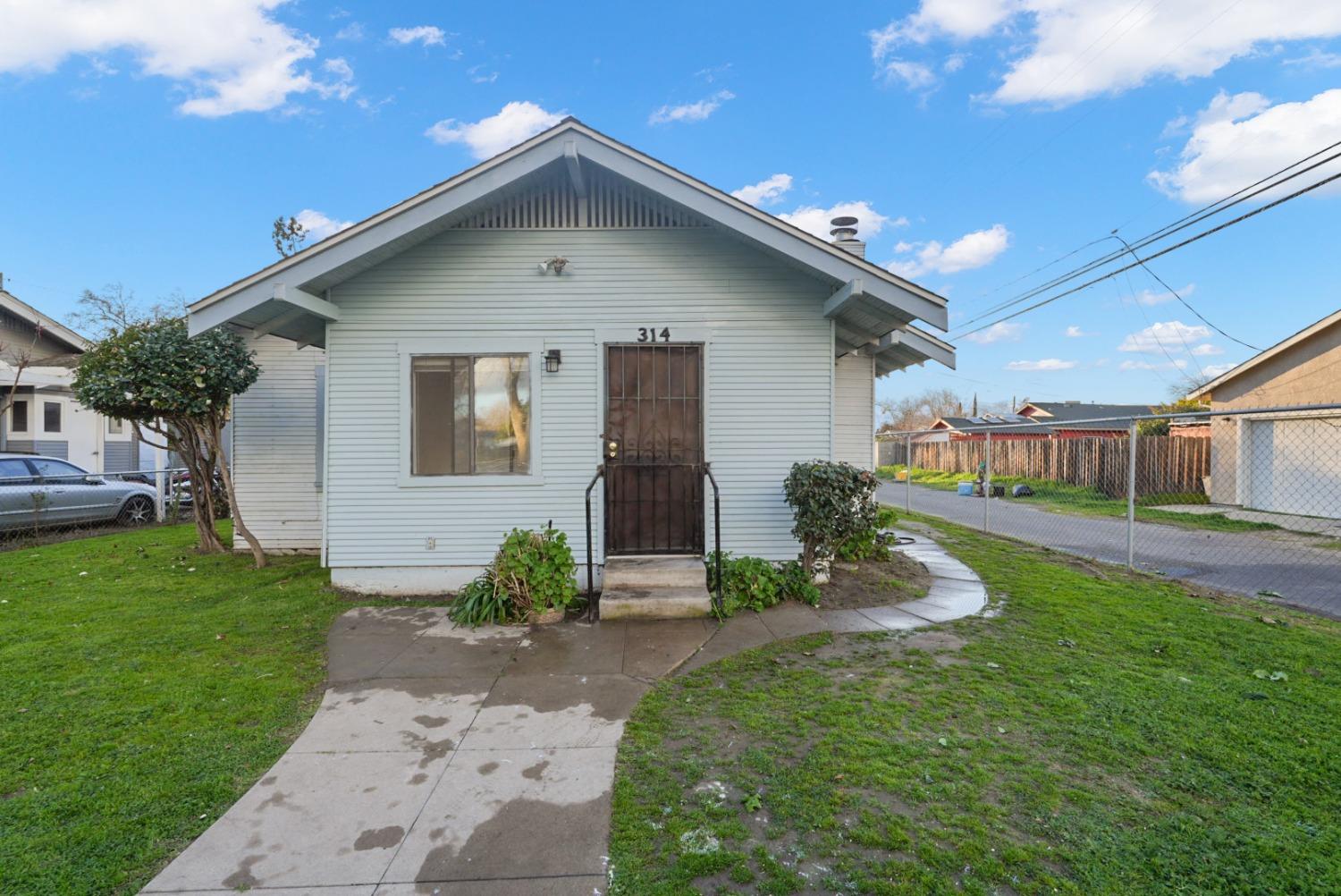 Detail Gallery Image 1 of 1 For 314 Yosemite Ave, Modesto,  CA 95351 - 3 Beds | 1 Baths