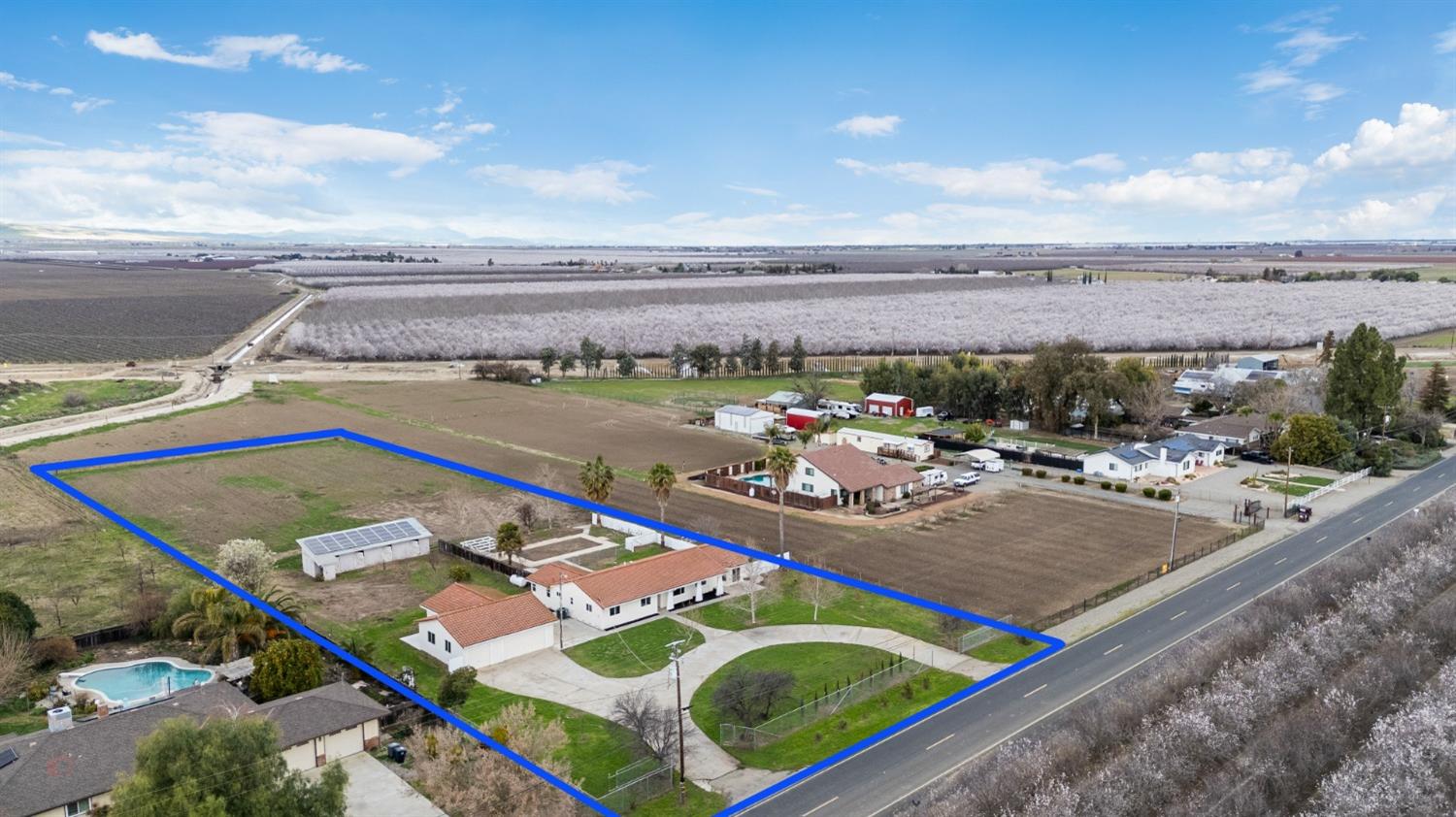 Detail Gallery Image 8 of 76 For 32475 S Bird Rd, Tracy,  CA 95304 - 4 Beds | 2/1 Baths
